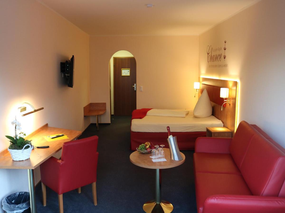 Hotel Haefner Bad Schonborn Exterior foto